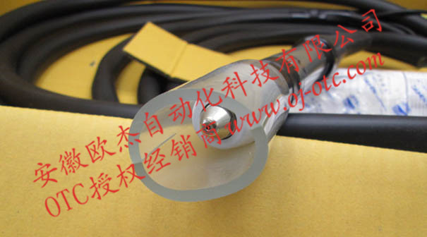 Сварочная горелка OTC CTPW-1201 - крупный план прямой рукоятки