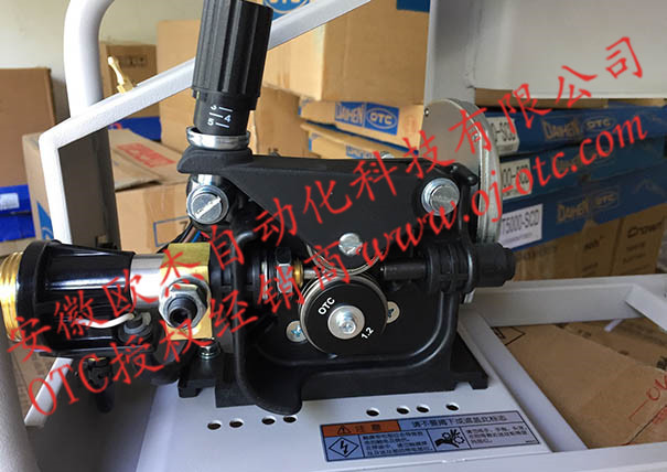 Подающий механизм OTC CM-6201 - вид сбоку