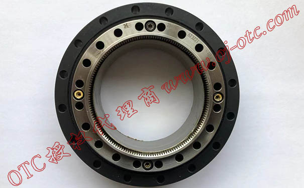 Оригинальный редуктор W-L02114 для 5-й оси робота OTC FD-V20 - вид сбоку