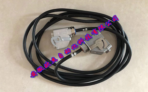 Кабель L20319C00 - разъемы на обоих концах