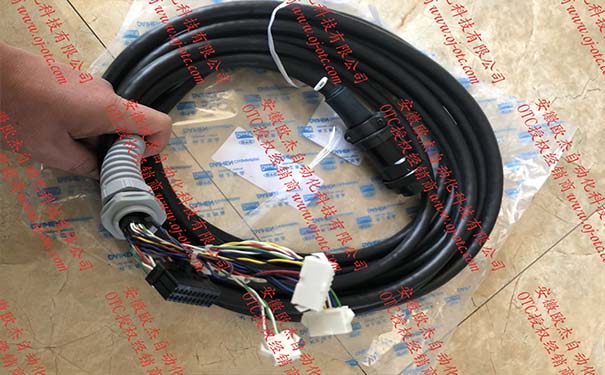 Подвесной обучающий кабель OTC для роботов серии AX, AII