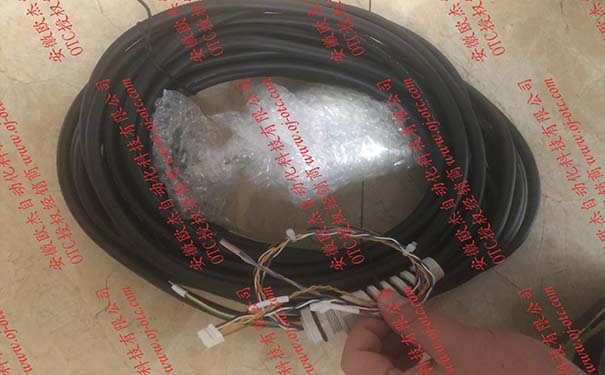 Кабель программирования робота OTC FD11 L21501E00 - детали подключения